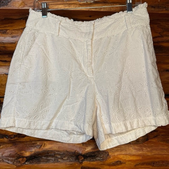 crown & ivy Pants - Crown & Ivy Lace Detail Shorts Size 4